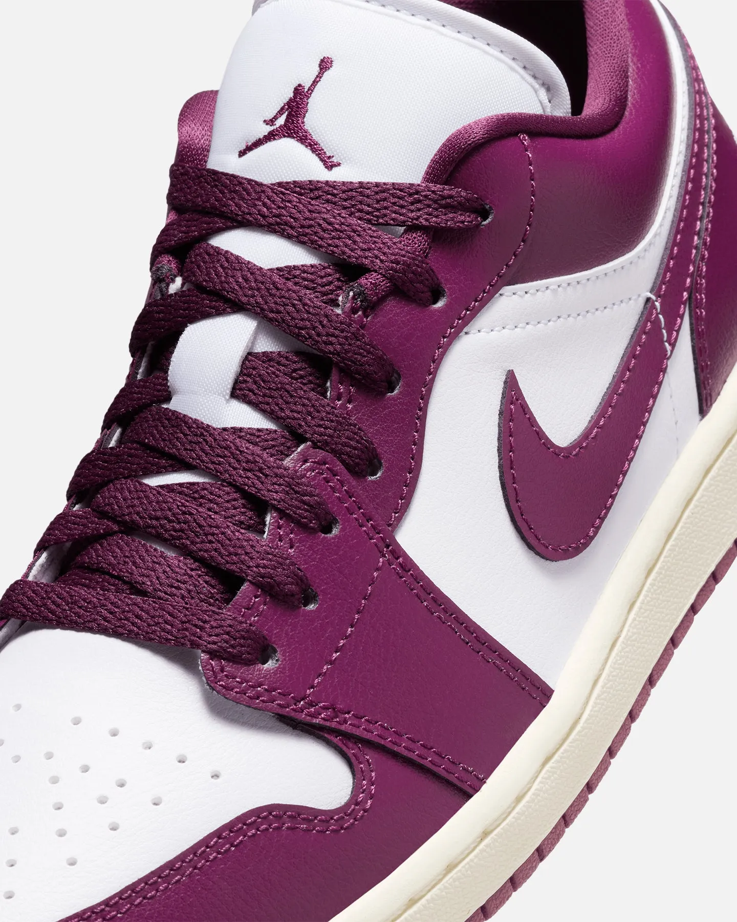 Jordan Women's Air Jordan 1 Low "Fireberry" White/Bordeaux